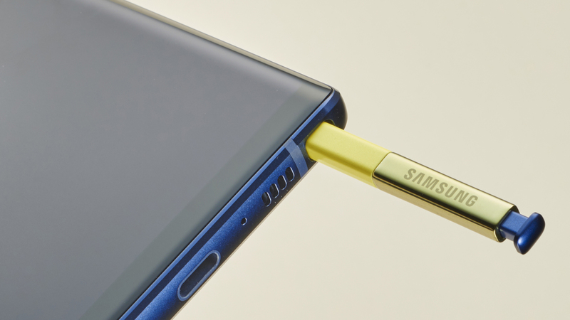 Samsung Note 9 chứng tỏ sức hút đáng kinh ngạc dù iPhone Xs Max được bày bán 2